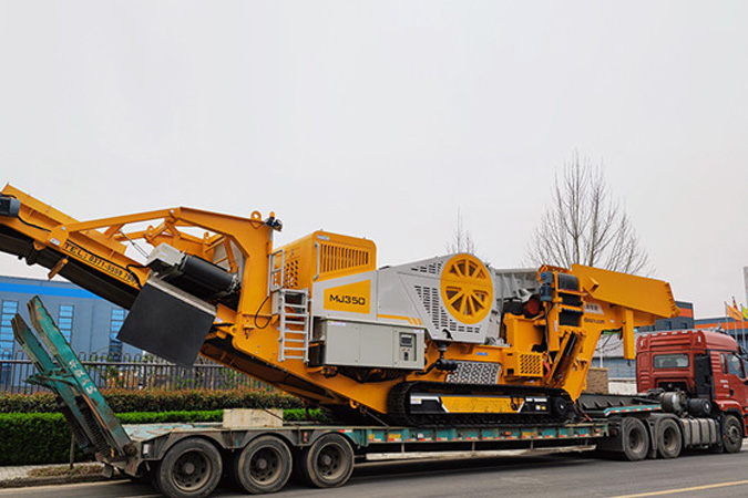 Tracked mobile jaw crushing equipment